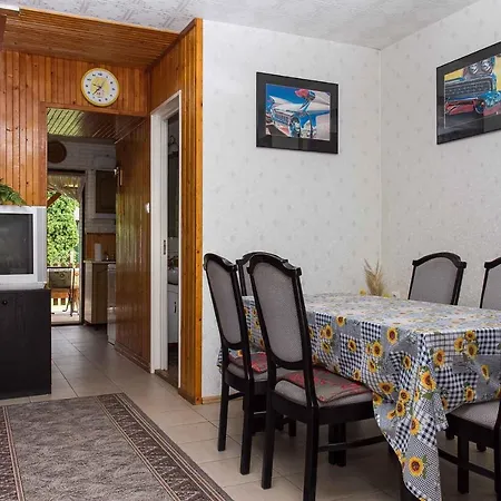 In 19537 * Balatonmáriafürdő