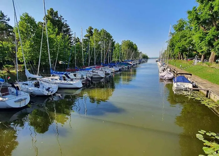 In 19537 Dom wakacyjny Balatonmáriafürdő